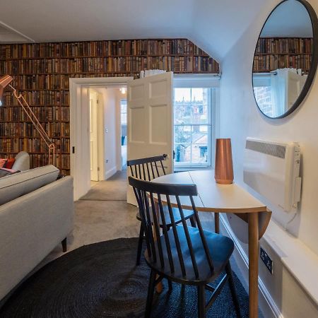 Contemporary Apartment On The Historic Rows Chester Zewnętrze zdjęcie